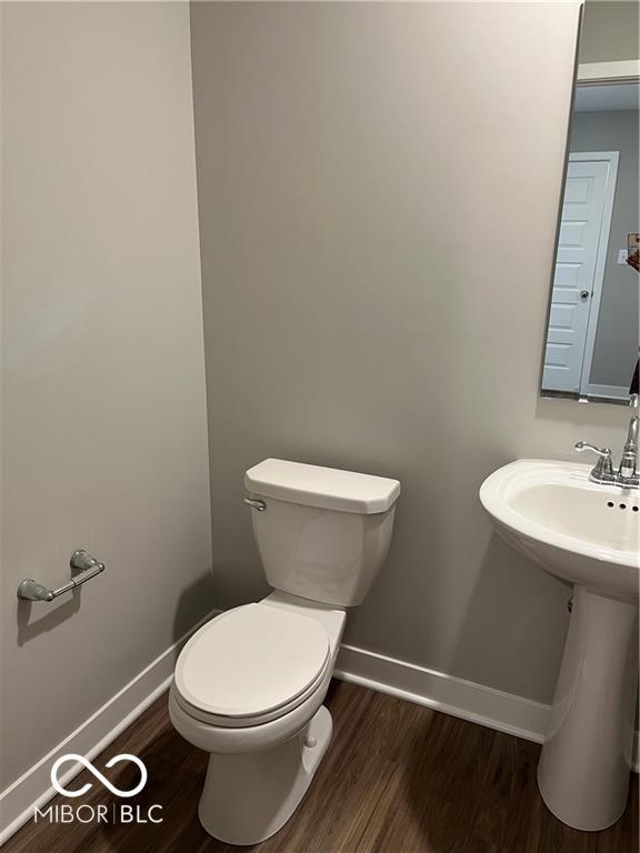 Building Photo - 2052 Rowena Ln