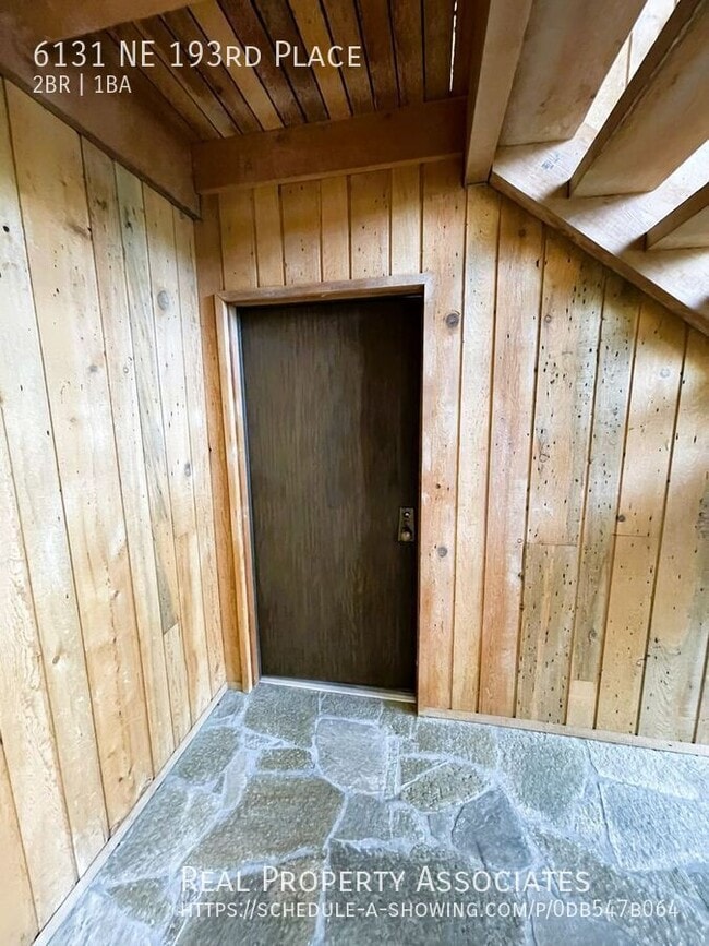 Building Photo - 6131 NE 193rd Pl