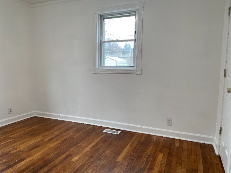 Building Photo - 1007 E Unaka Ave