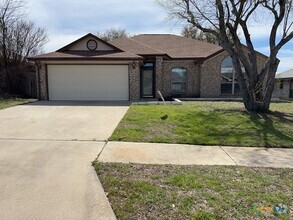 Building Photo - 3906 Lone Oak Dr