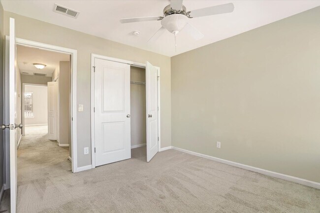 Building Photo - Cute 3 bedroom 2 bath