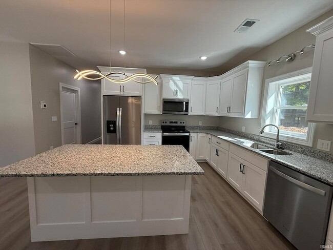 Building Photo - 3417 S Knightridge Rd