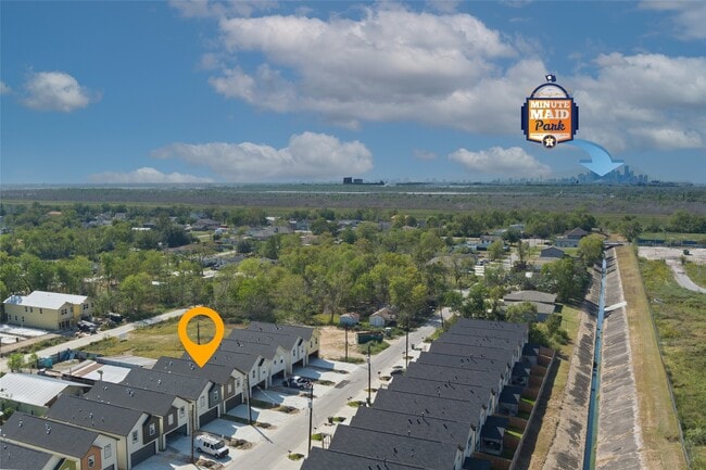 Building Photo - 9946 Lanewell St