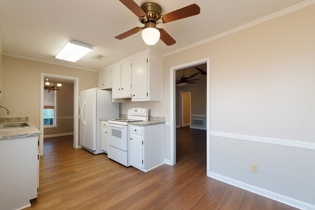 Building Photo - 1806 Heatherton Dr