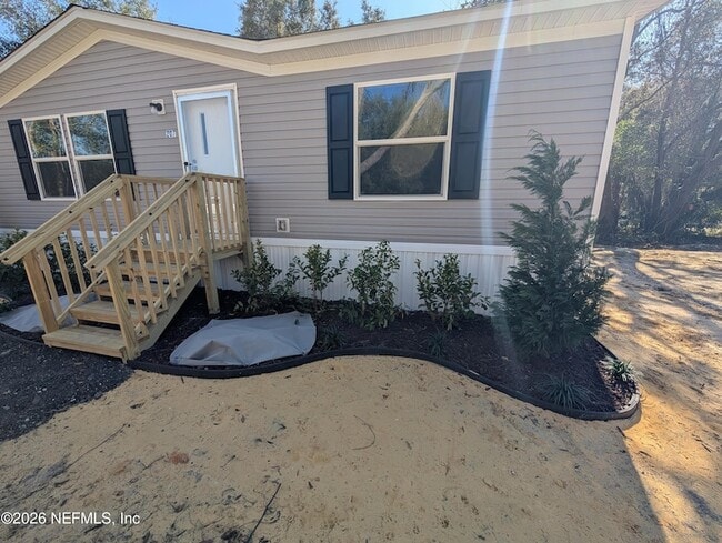 Building Photo - 207 Ash St