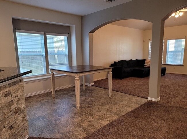 Building Photo - 3410 Hunter's Canyon