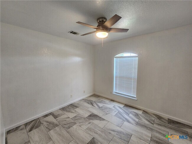 Building Photo - 4302 Neta Dr
