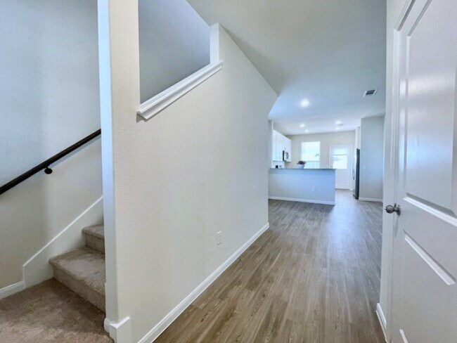 Building Photo - 16103 Kingfield Haven Dr