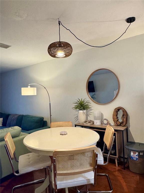 Building Photo - 5169 Lazy Oaks Dr