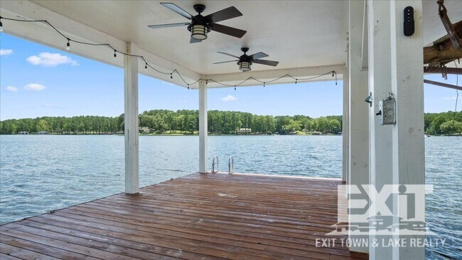 Building Photo - Gorgeous Waterfront Property with 4 Bedroo...