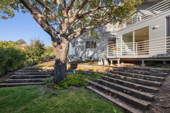 Building Photo - 20 Gilmartin Dr