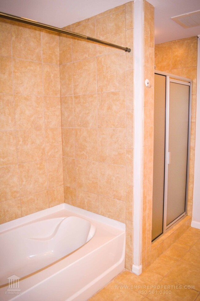 Building Photo - Downtown Condo in The Tennyson