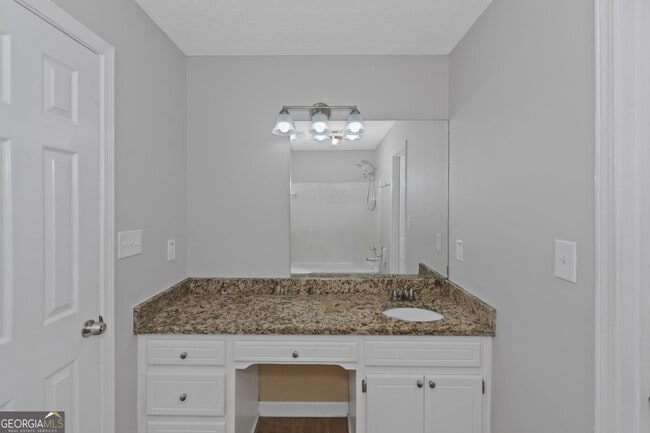 Building Photo - 213 Robin Ln