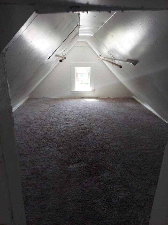 Building Photo - Charming Tacoma Home on a Peaceful Corner Lot!