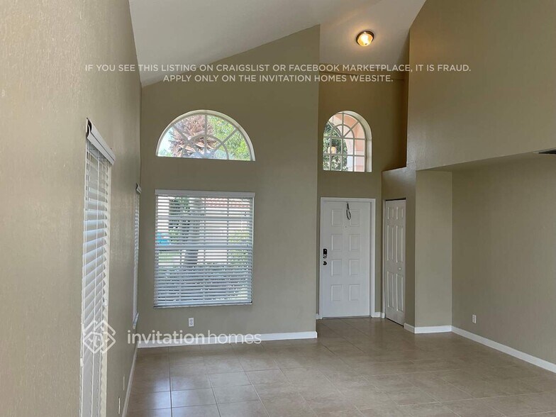 Building Photo - 10254 Serene Meadow Dr N
