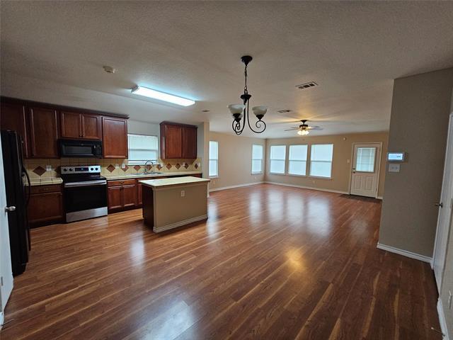 Building Photo - 605 Snowy Orchid Dr