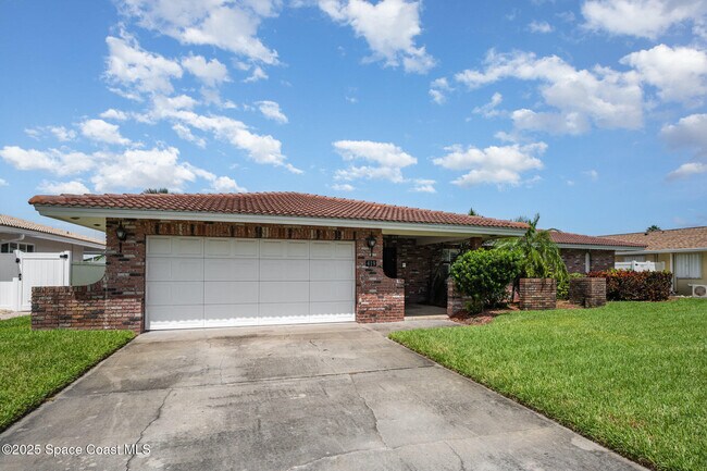 Building Photo - 419 St Georges Ct