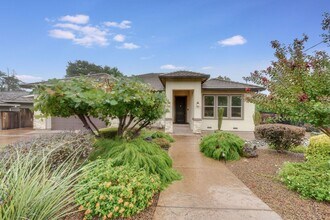 Building Photo - Utilities Included! Luxury Single-Story Ho...
