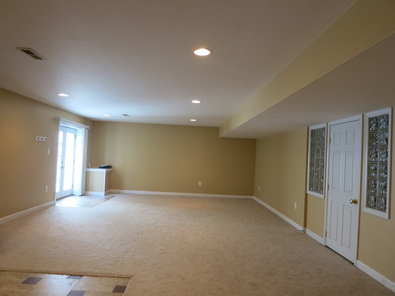 Living Room - 8400 Hessian Hill Ct