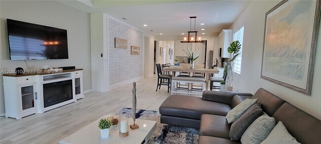 Building Photo - 11637 SW Lyra Dr.