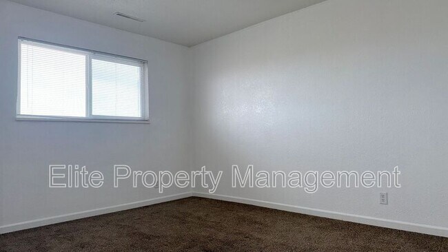 Building Photo - 163 W Cokedale Dr