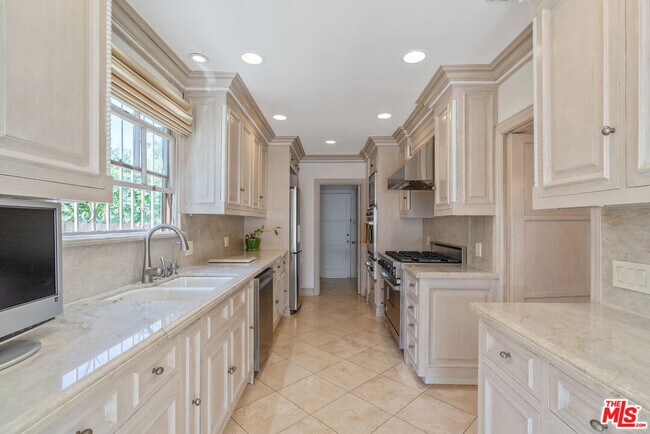 Building Photo - 1511 Pandora Ave