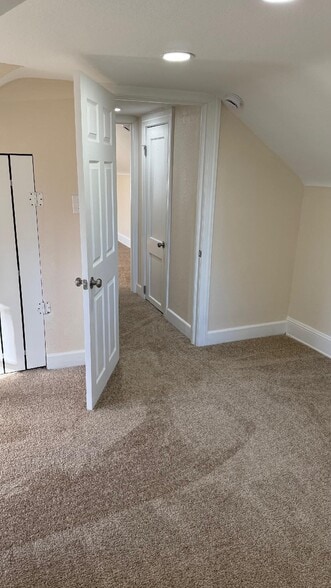 bedroom 4 (upstairs) - 122 N Fir Ave