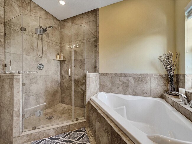 Building Photo - 2356 Wilton Dr