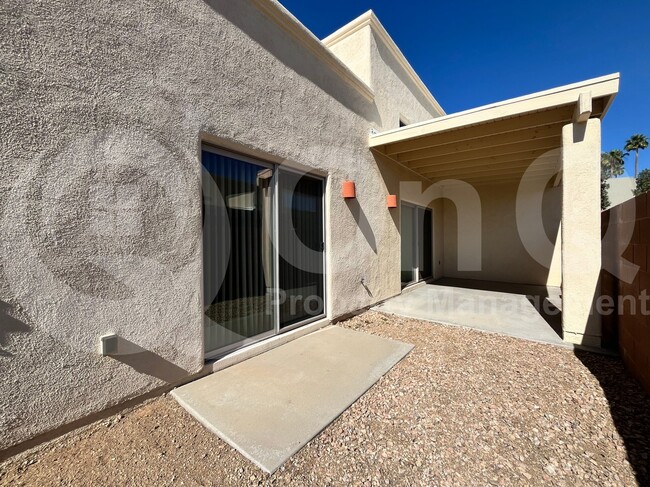 Building Photo - 8142 N Peppersauce Dr