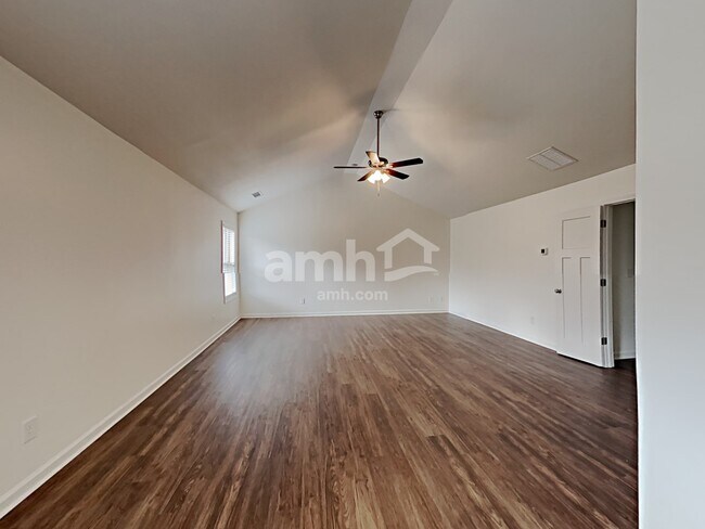 Building Photo - 2036 Farm Pond Wy