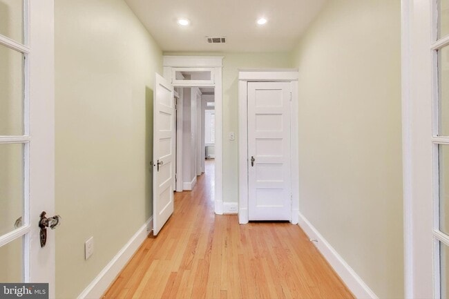 Building Photo - 628 Madison St NW