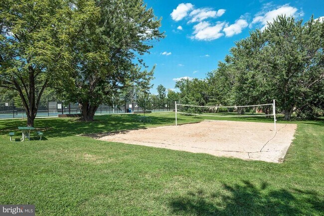 Building Photo - 1830 Columbia Pike