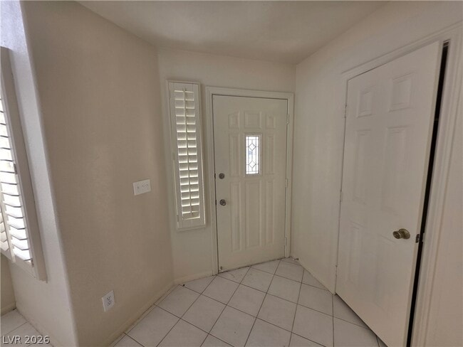 Building Photo - 8008 Dover Shores Ave