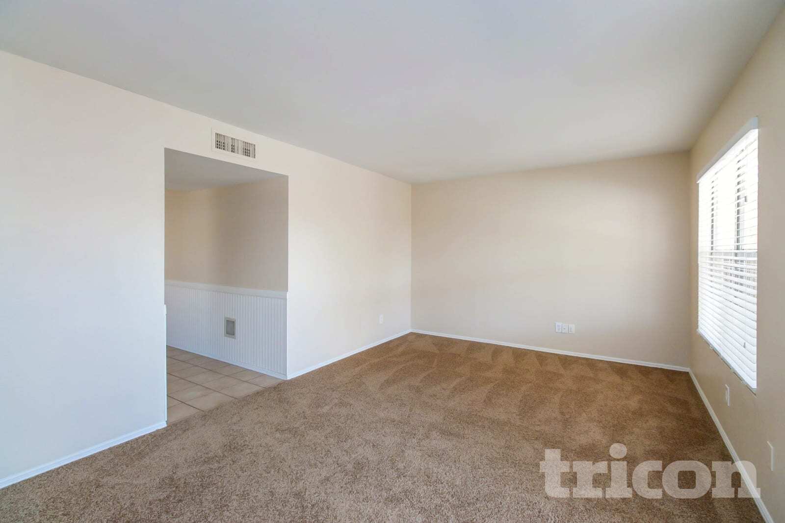 Building Photo - 1406 E Kerry Ln