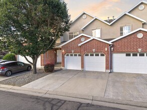 Building Photo - 10445 Sage Creek Rd