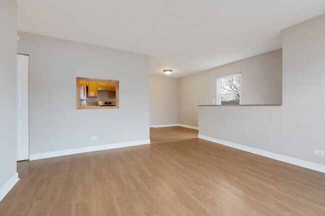 Building Photo - 817 Pahl Rd