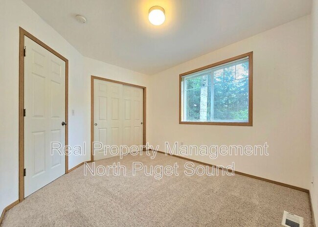 Building Photo - 6624 206th Pl NE