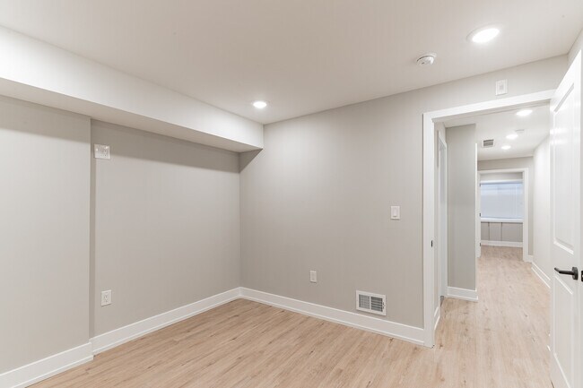 Building Photo - 937 N 29th St