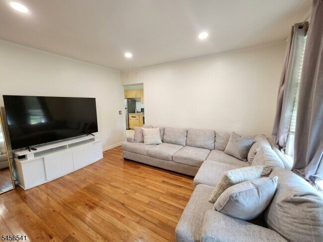 Building Photo - 505 Hoboken Rd