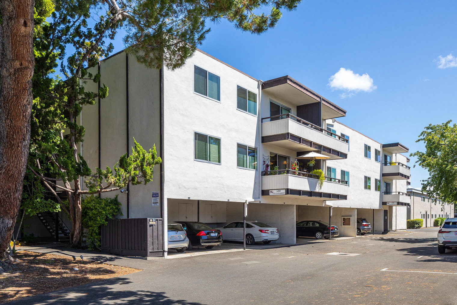 Building Photo - 2721 Midtown Ct