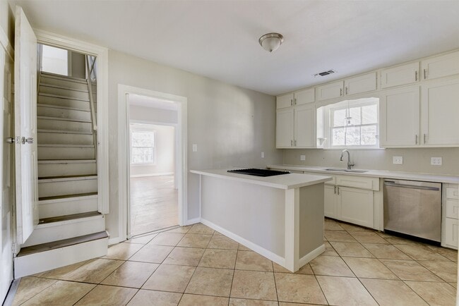 Building Photo - 2214 Ashley St