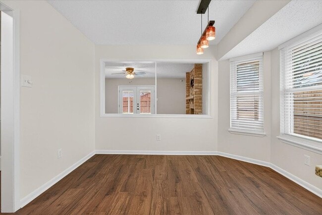 Building Photo - 4026 Northwood Dr