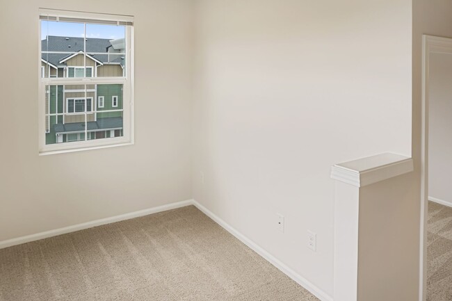 Building Photo - Modern Townhome in Great Location!