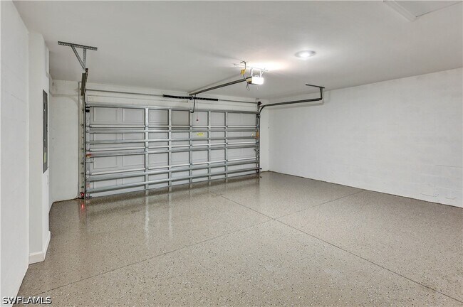Building Photo - 20545 Hazelnut Ct