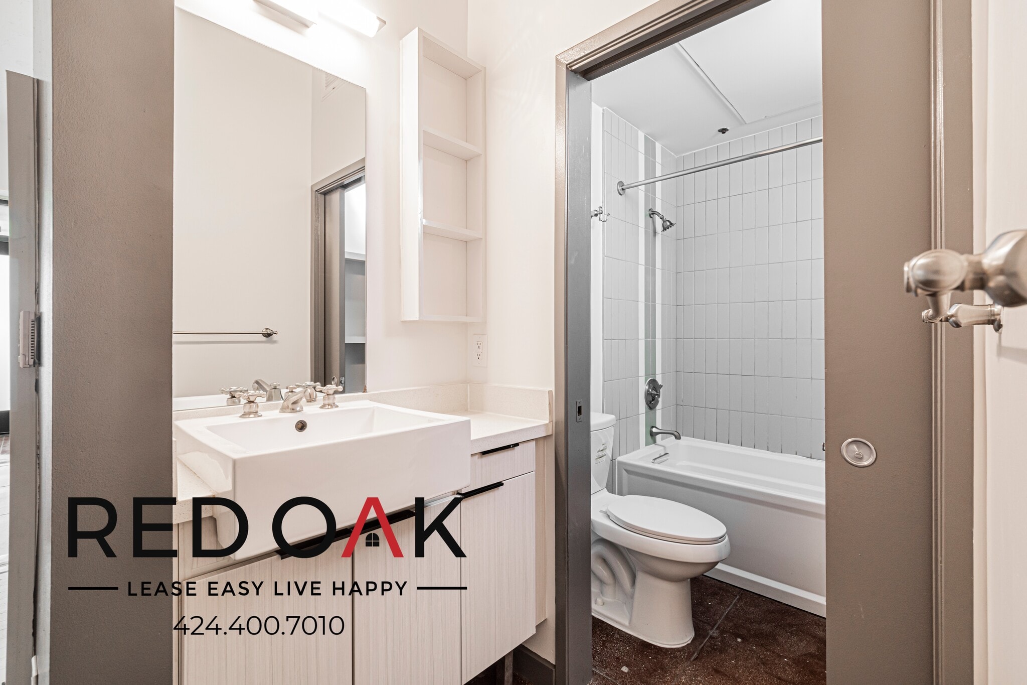 Building Photo - 430 S Broadway