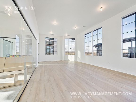Building Photo - 900 Siskin Rd