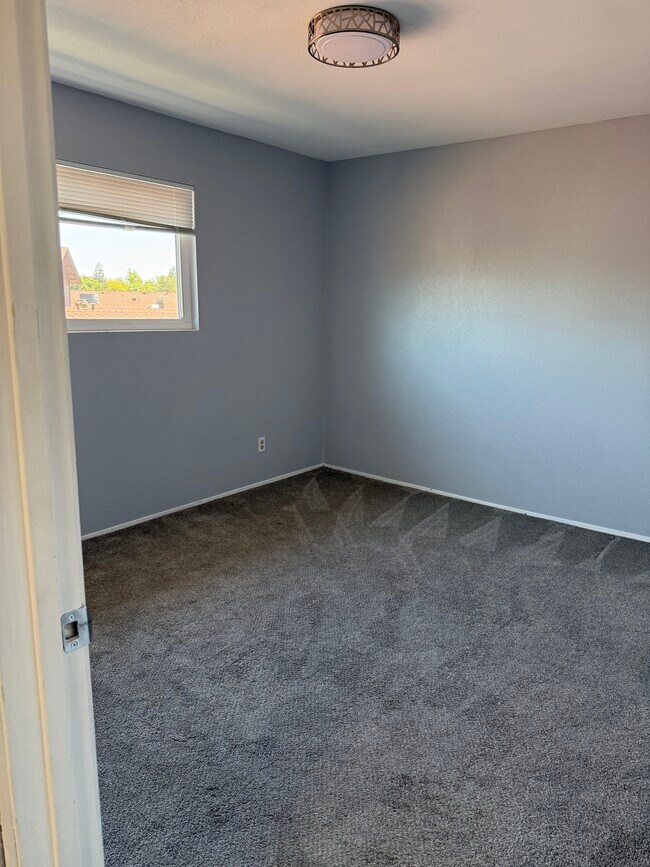 Building Photo - 1501-1505 Black Oak Dr. Stockton, CA