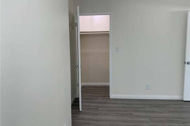 Building Photo - 656 Lemar Park Dr