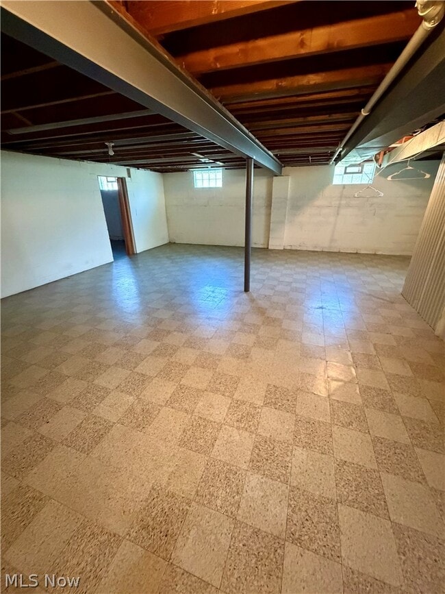 Building Photo - 521 Collins St