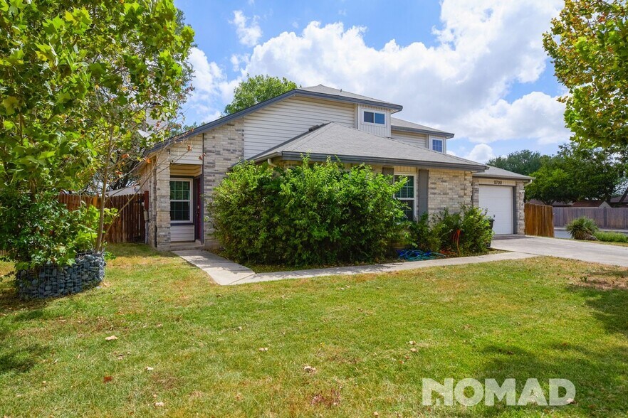 Primary Photo - 2700 Cedar Ln